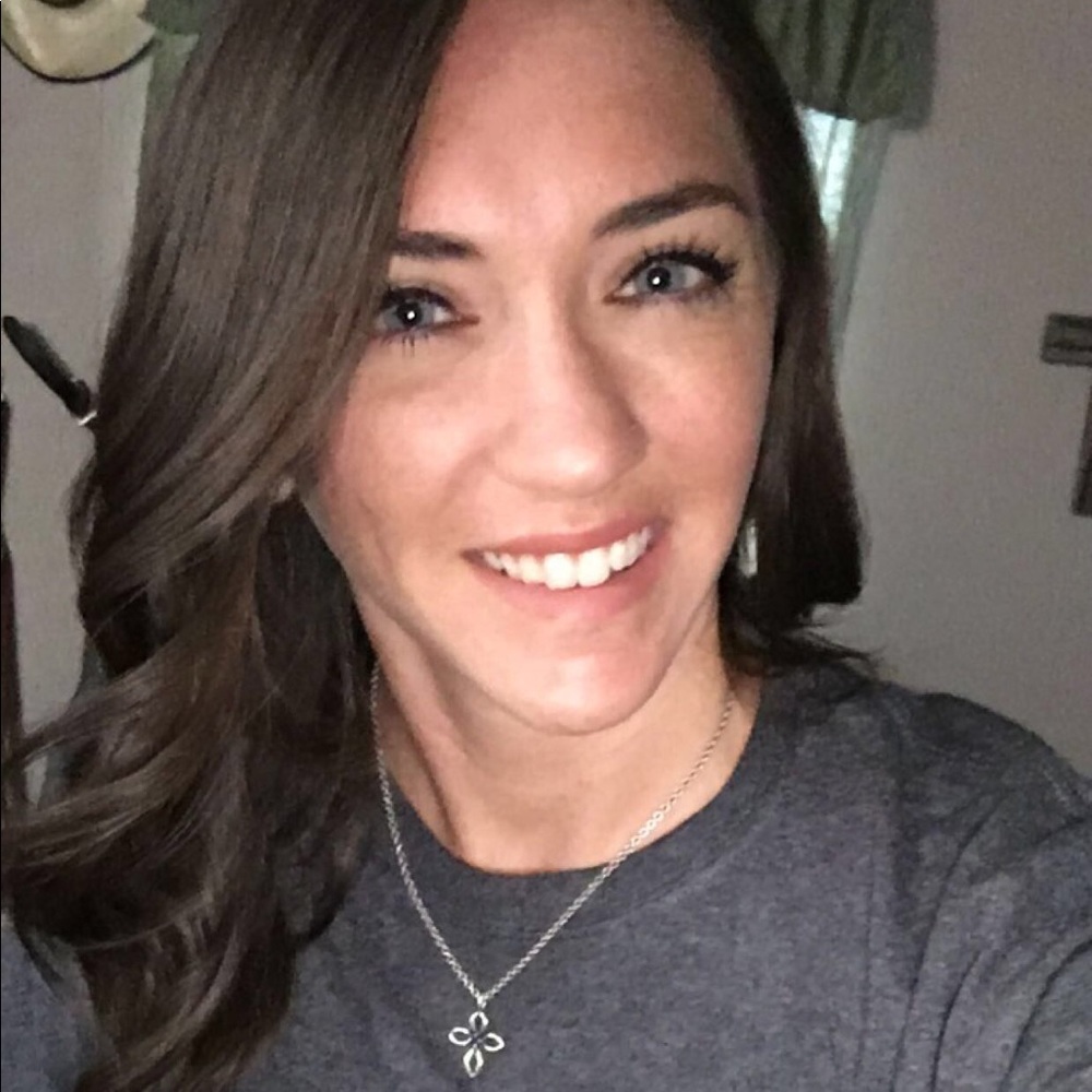 Meet your Posher, Alicia
